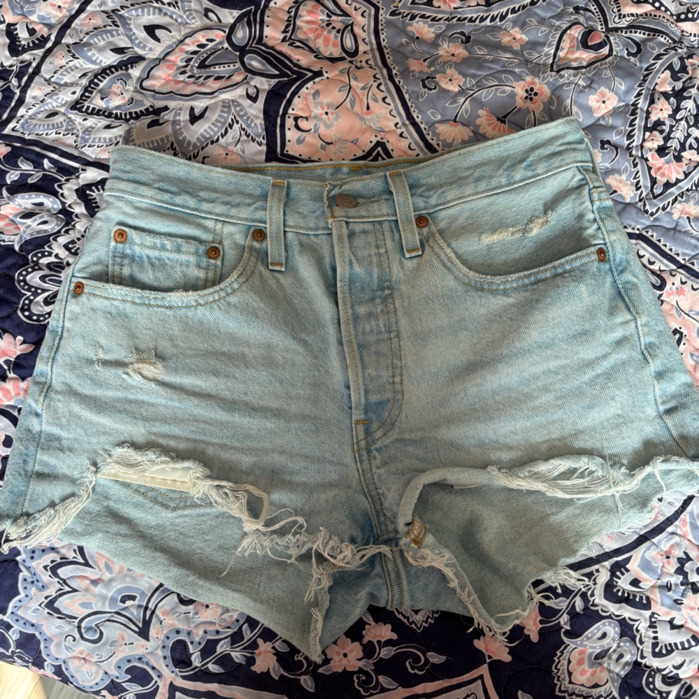 High Waisted Levi’s Shorts